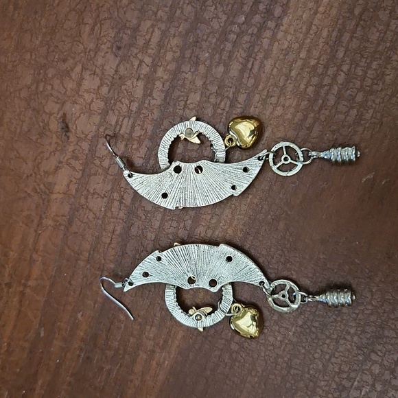 Steampunk/Bee earrings - Picture 2 of 3